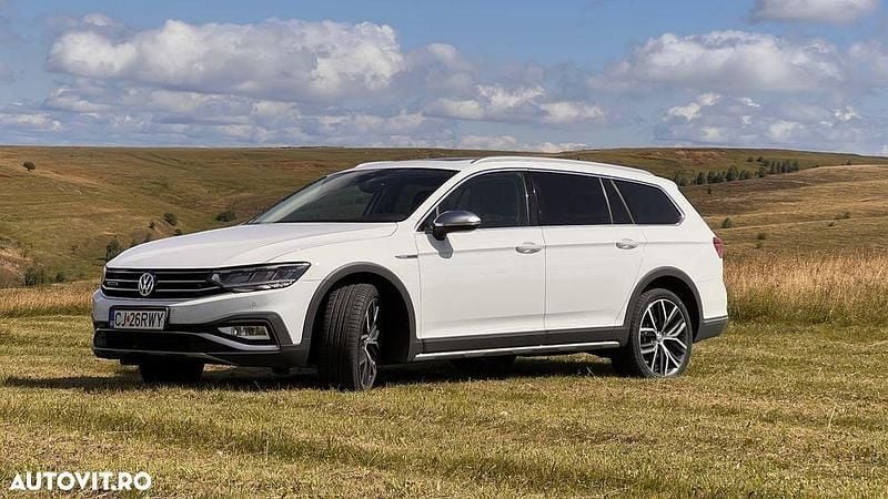Second-hand VW Passat Alltrack 190 CP (139 kW) 2020 Culoarealb Break