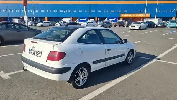 Alb Utilizat 2004 Citroën Xsara Coupe | 950 EUR - Imagine 1/4