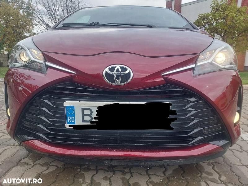 Culoarerosu Utilizat 2018 Toyota Yaris Multidrive S | 9.999 EUR (Super Preț) - Imagine 1/4