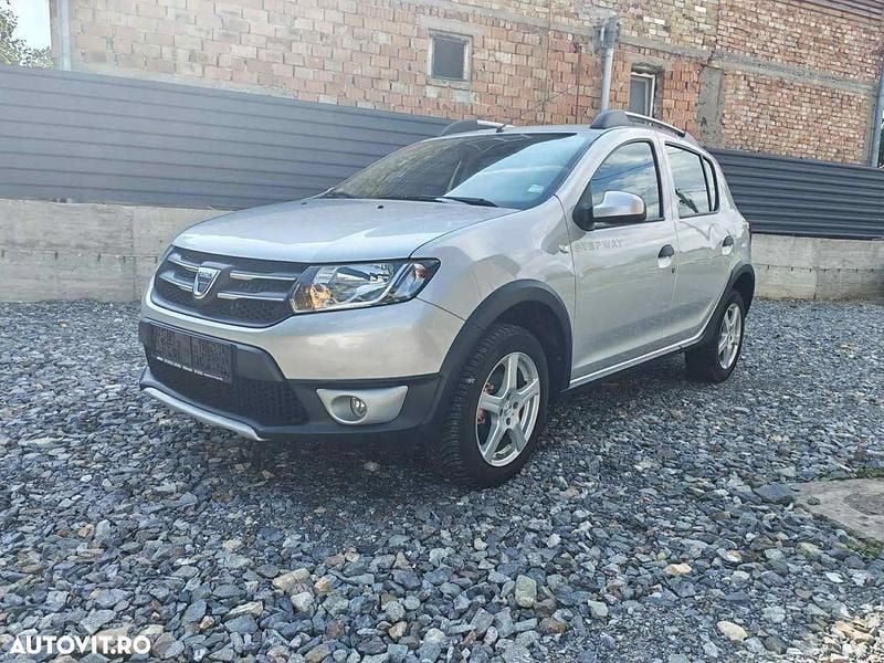Culoaregri Utilizat 2015 Dacia Sandero Prestige Hatchback | 4.990 EUR (Preț bun) - Imagine 1/4