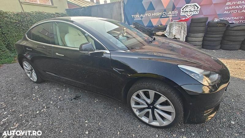 Negru Utilizat 2020 Tesla Model 3 Standard Range Plus Berlinǎ | 19.999 EUR (Scump) - Imagine 1/4