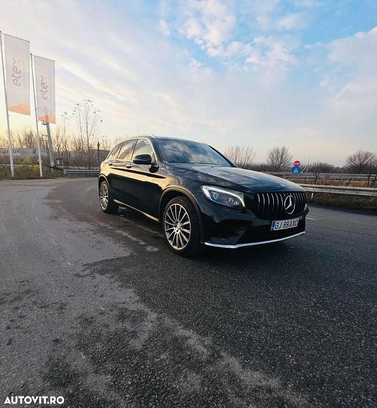 Culoarenegru Utilizat 2016 Mercedes GLC220 AMG line SUV | 23.800 EUR (Scump) - Imagine 1/4