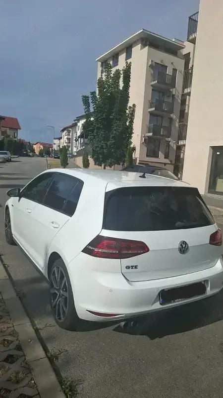 Alb Utilizat 2015 VW Golf VII GTE Berlinǎ | 13.500 EUR (Puțin scump) - Imagine 1/4