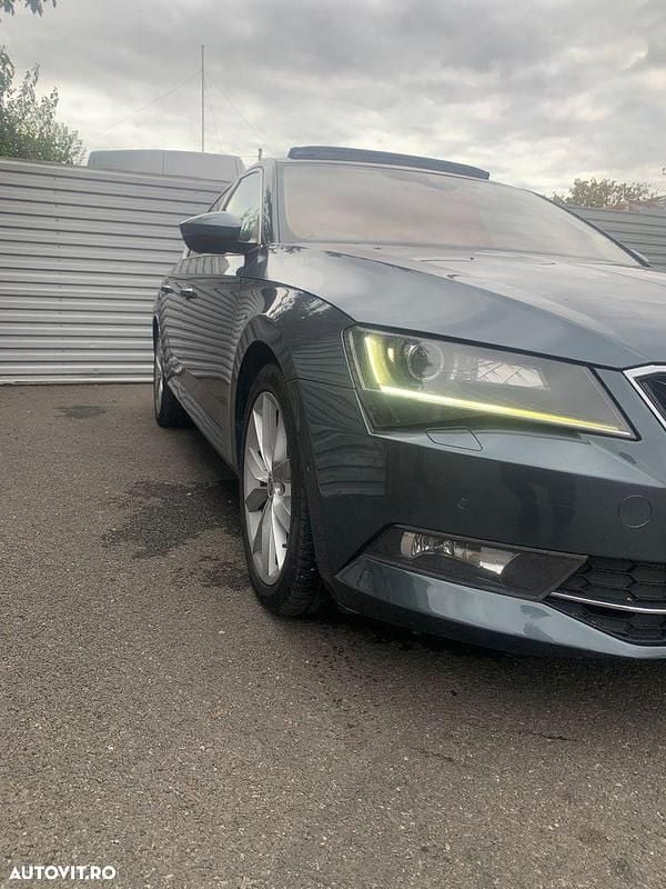 Culoaregri Utilizat 2015 Skoda Superb Style Berlinǎ | 13.750 EUR (Puțin scump) - Imagine 1/4