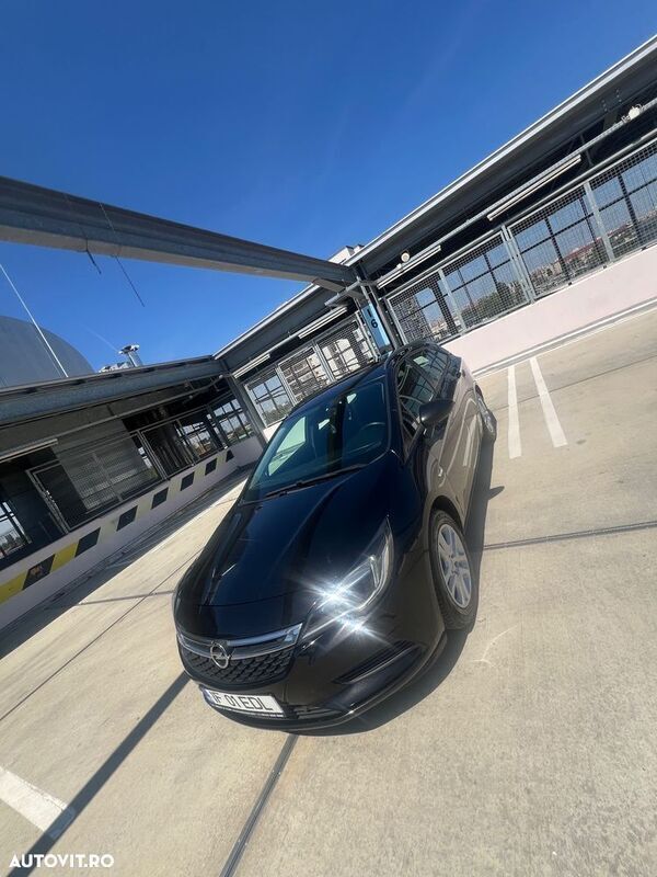 Negru Utilizat 2018 Opel Astra Selection Break | 6.300 EUR (Super Preț) - Imagine 1/4