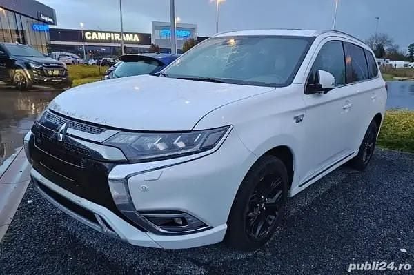 Second-hand Mitsubishi Outlander P-HEV Instyle 204 CP (150 kW) 2019 Alb SUV