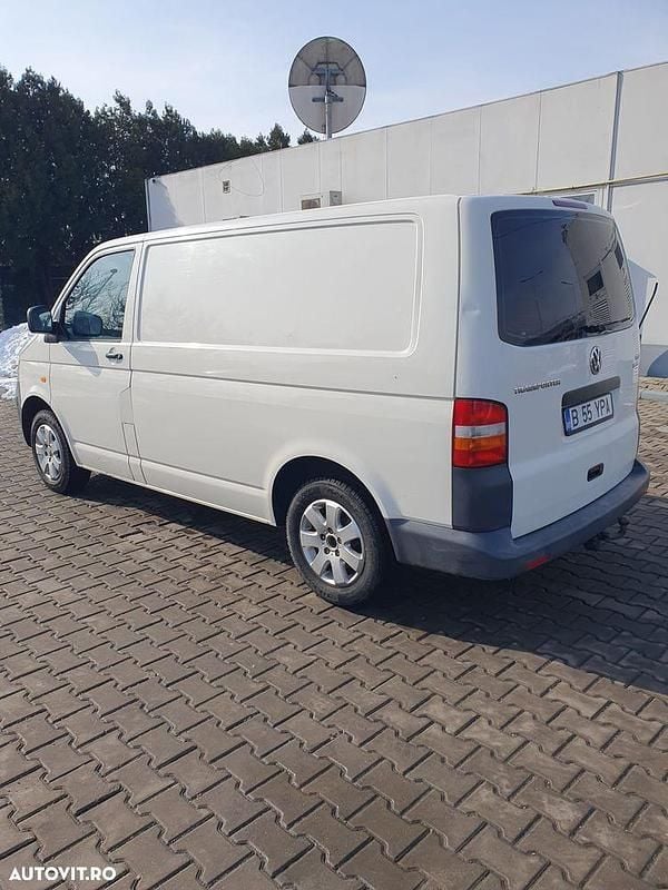 Second-hand VW T5 130 CP (95 kW) 2006 Culoarealb Van