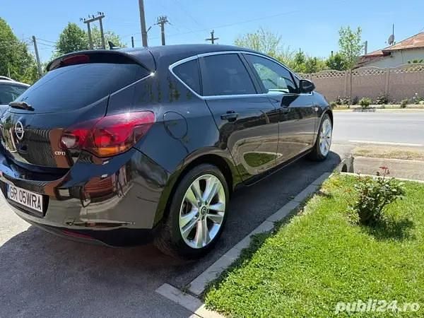 Negru Utilizat 2010 Opel Astra Hatchback | 4.000 EUR (Scump) - Imagine 1/4