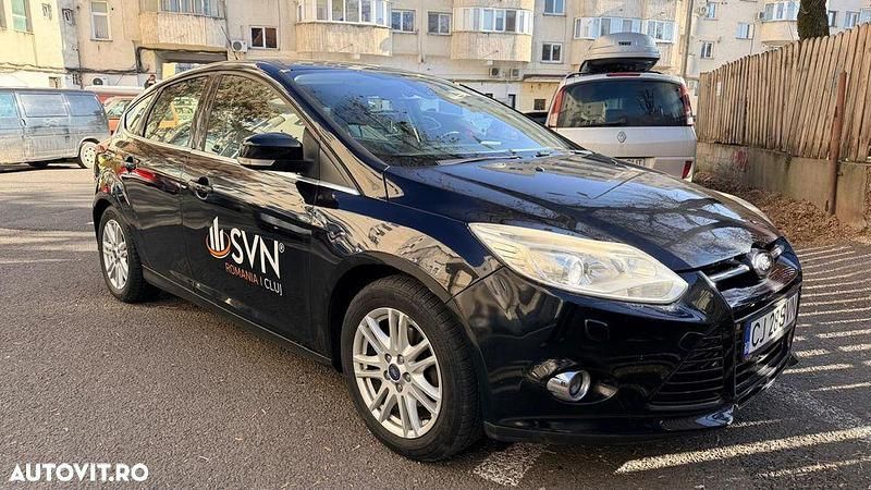 Second-hand Ford Focus 125 CP (91 kW) 2014 Culoarenegru Hatchback