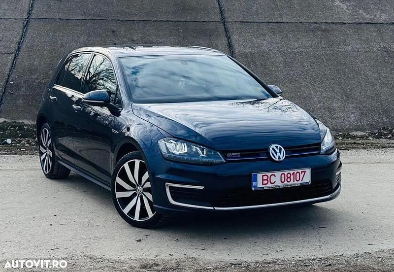 Second-hand VW Golf VII GTE 204 CP (150 kW) 2016 Culoarealbastru Hatchback