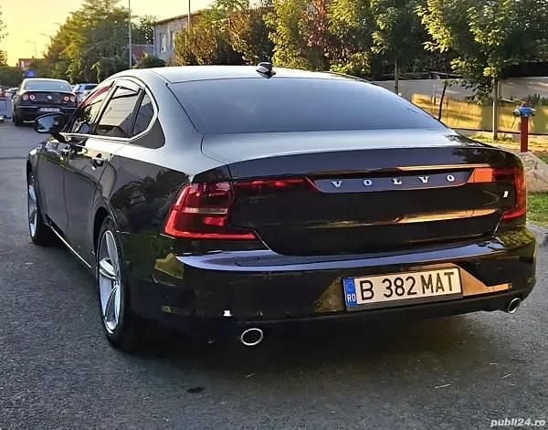 Second-hand Volvo S90 Momentum 200 CP (147 kW) 2017 Maro Berlinǎ