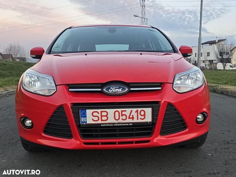 Culoarerosu Utilizat 2014 Ford Focus Titanium Break | 3.999 EUR (Super Preț) - Imagine 1/4
