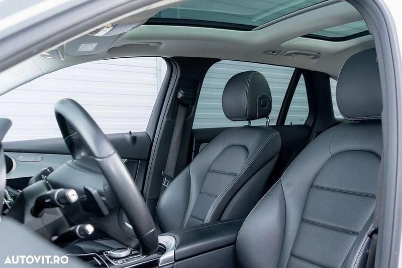 Second-hand Mercedes GLC220 170 CP (125 kW) 2017 Culoareargint SUV