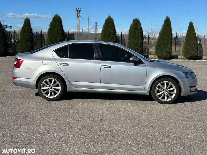 Second-hand Skoda Octavia Elegance 105 CP (77 kW) 2014 Culoaregri Berlinǎ
