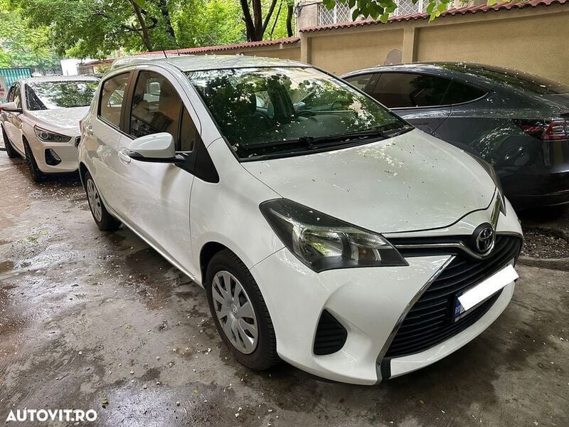 Alb Utilizat 2015 Toyota Yaris Luna | 6.299 EUR (Preț OK) - Imagine 1/4