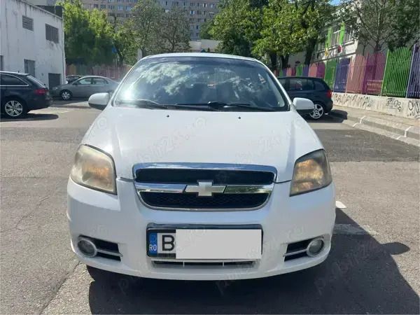 Alb Utilizat 2012 Chevrolet Aveo Berlinǎ | 9.999 EUR - Imagine 1/4