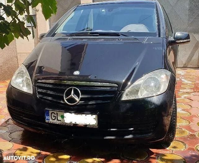 Culoarenegru Utilizat 2010 Mercedes A160 | 3.990 EUR (Preț OK) - Imagine 1/4
