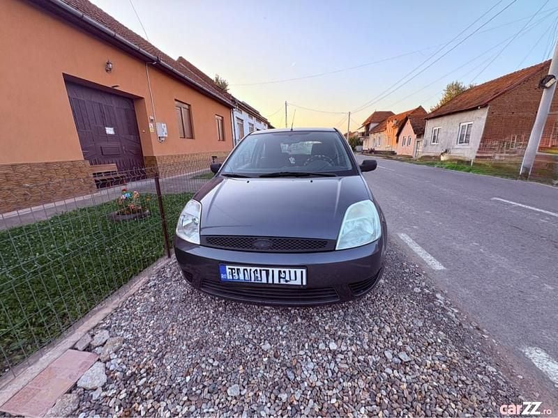 Gri Utilizat 2003 Ford Fiesta Hatchback | 1.200 EUR (Preț OK) - Imagine 1/4