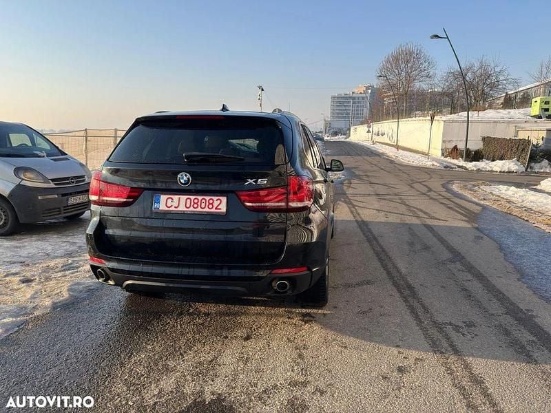Second-hand BMW X5 Sport Line 258 CP (189 kW) 2015 Culoarenegru SUV