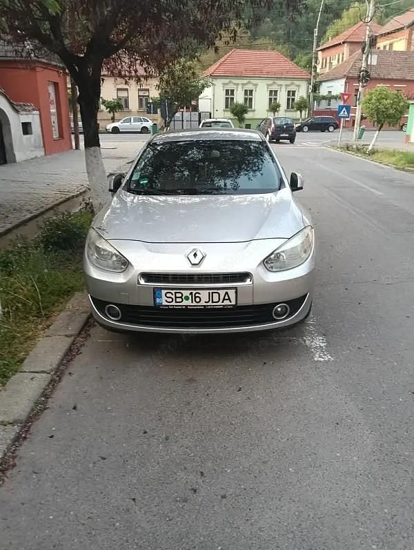 Utilizat 2011 Renault Fluence Berlinǎ | 4.200 EUR - Imagine 1/3