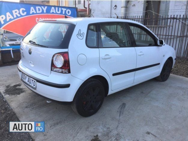 Second-hand VW Polo 75 CP (55 kW) 2003 Alb Hatchback
