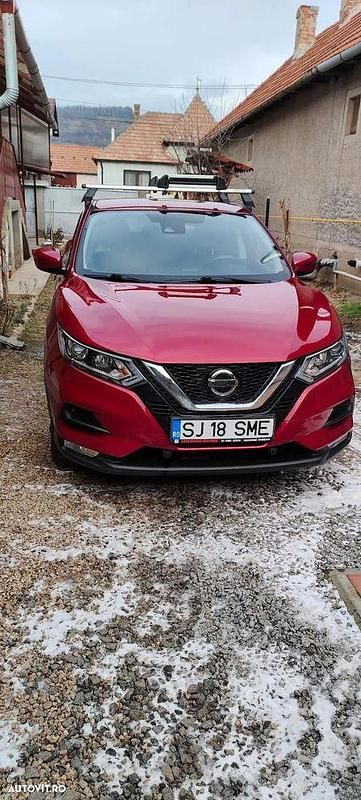 Second-hand Nissan Qashqai Acenta 140 CP (102 kW) 2019 Culoarerosu SUV