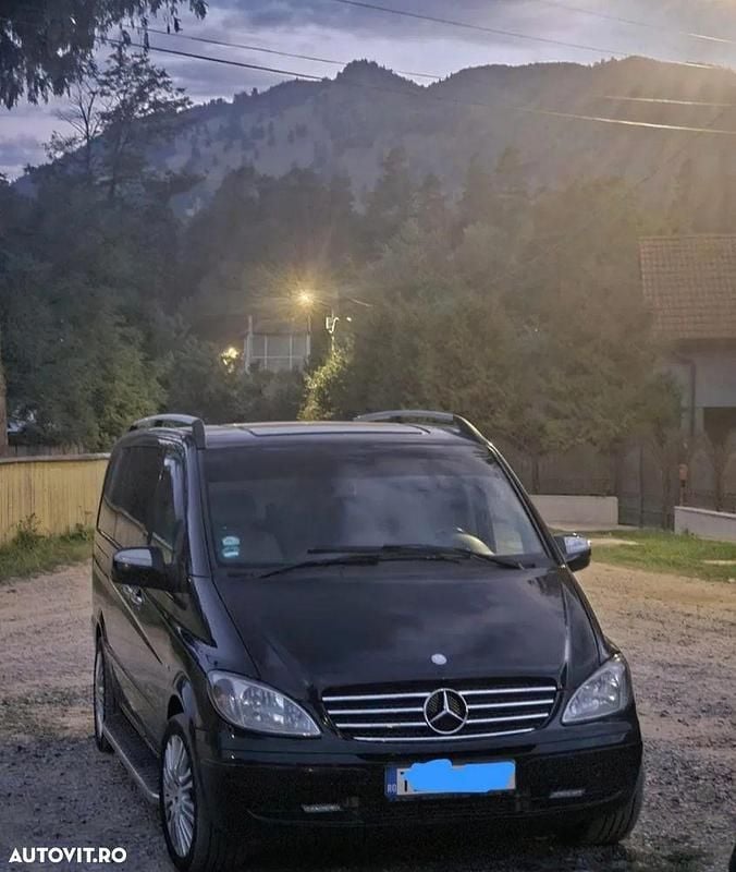 Culoarenegru Utilizat 2010 Mercedes Viano Monovolum | 9.000 EUR - Imagine 1/4