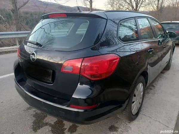 Second-hand Opel Astra Sport 81 CP (59 kW) 2011 Break