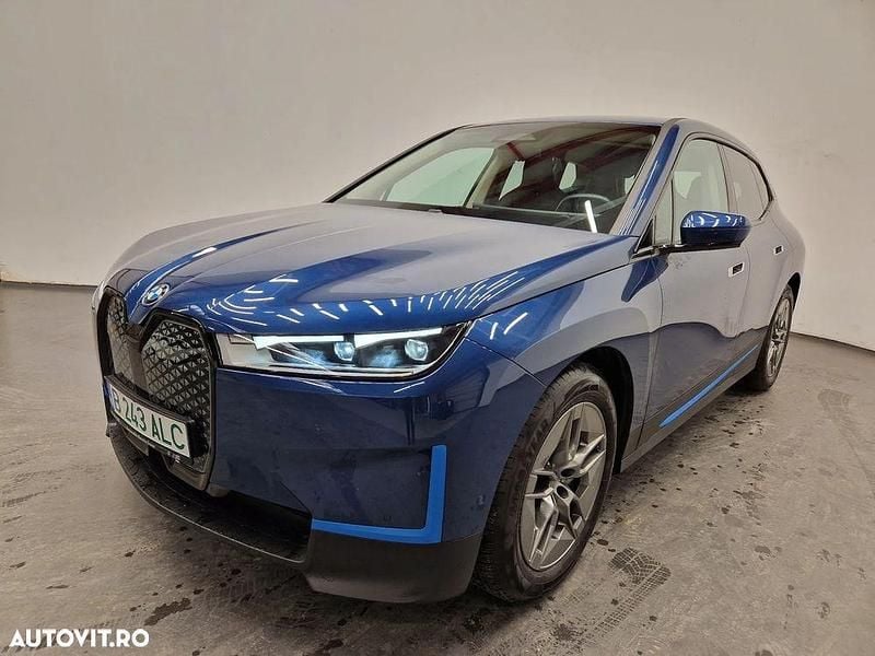 Culoarealbastru Utilizat 2021 BMW iX SUV | 63.707 EUR (Super Preț) - Imagine 1/4