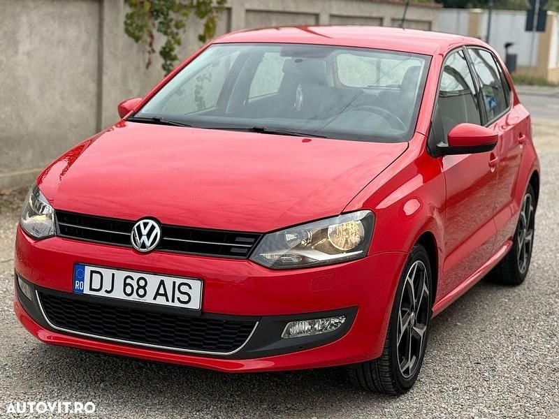 Culoarerosu Utilizat 2013 VW Polo Highline | 6.800 EUR (Preț bun) - Imagine 1/4