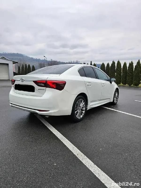 Second-hand Toyota Avensis 143 CP (105 kW) 2016 Berlinǎ