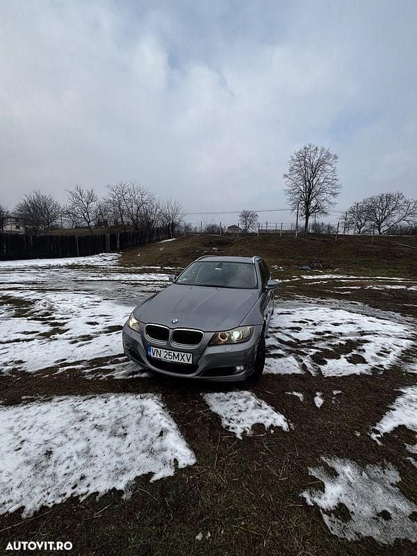 Second-hand BMW 320 177 CP (130 kW) 2009 Culoaregri Hatchback
