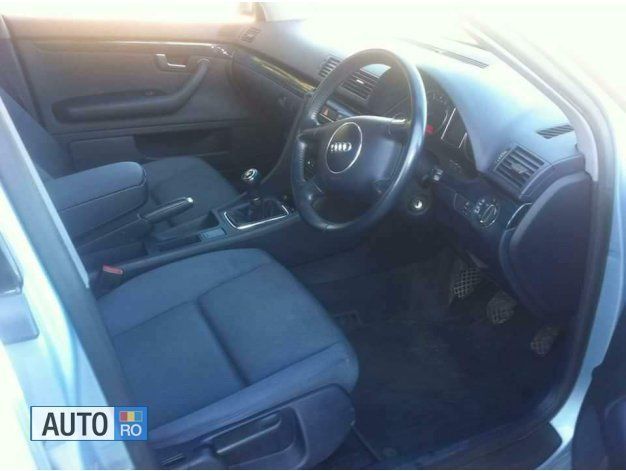 Second-hand Audi A4 136 CP (100 kW) 2003 Albastru Berlinǎ