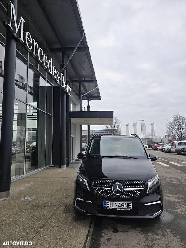 Second-hand Mercedes V250 Avantgarde 190 CP (139 kW) 2023 Culoarenegru Monovolum