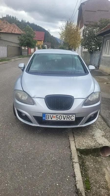 Gri Utilizat 2010 Seat Leon Hatchback | 2.299 EUR (Super Preț) - Imagine 1/4