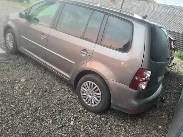 Utilizat 2007 VW Touran Monovolum | 4.600 EUR (Puțin scump) - Imagine 1/4