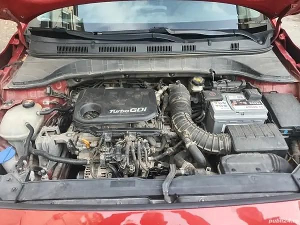 Second-hand Hyundai Kona 121 CP (88 kW) 2018 Rosu SUV