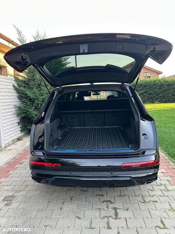 Second-hand Audi Q7 S-Line 286 CP (210 kW) 2022 Culoarenegru SUV