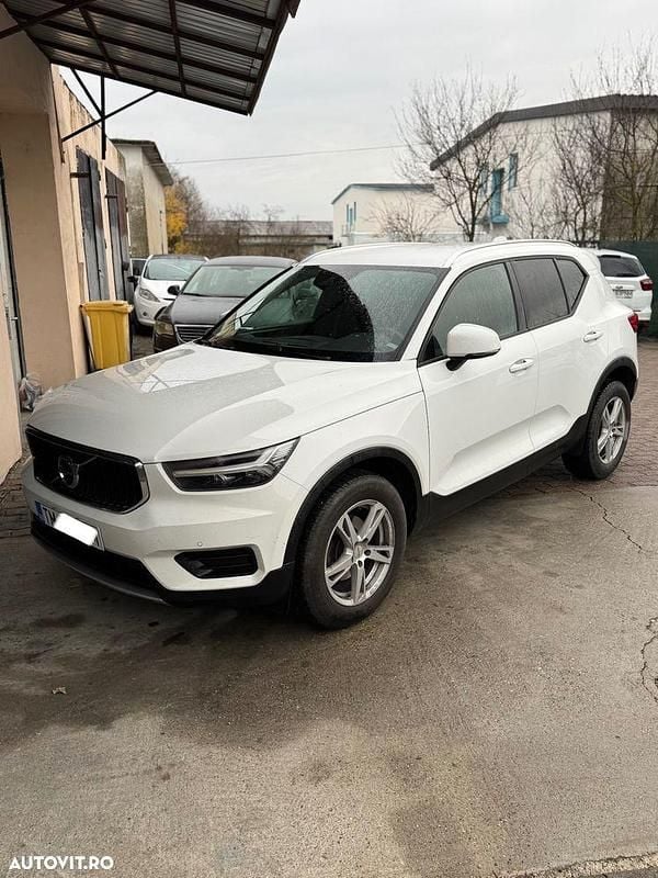 Second-hand Volvo XC40 Momentum 150 CP (110 kW) 2020 Culoarealb SUV