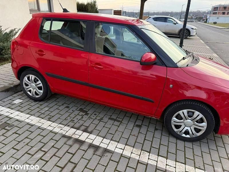 Second-hand Skoda Fabia 75 CP (55 kW) 2011 Culoarerosu Hatchback
