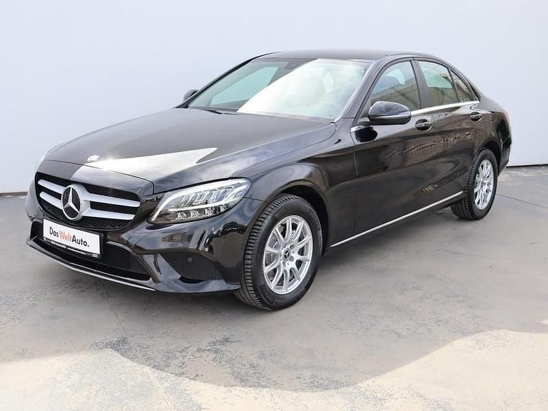 Negru metalic perleffect Utilizat 2019 Mercedes C180 | 23.900 EUR (Preț OK) - Imagine 1/4