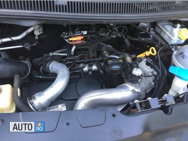 Second-hand VW T5 136 CP (100 kW) 2007 Argintiu Van