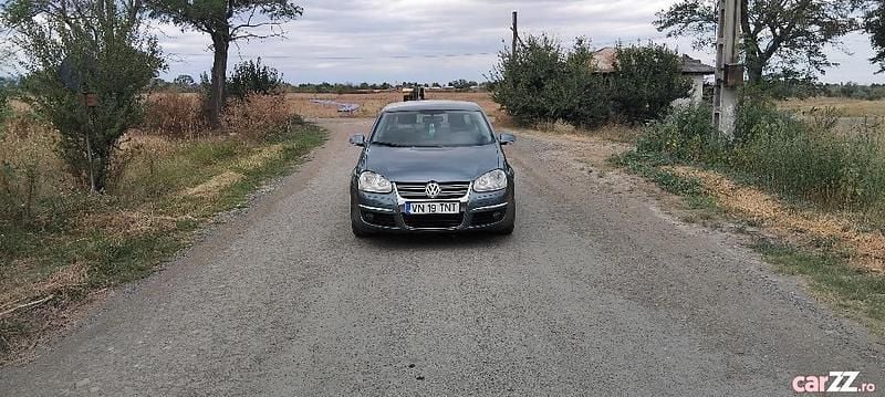 Gri Utilizat 2008 VW Jetta Berlinǎ | 2.350 EUR - Imagine 1/4
