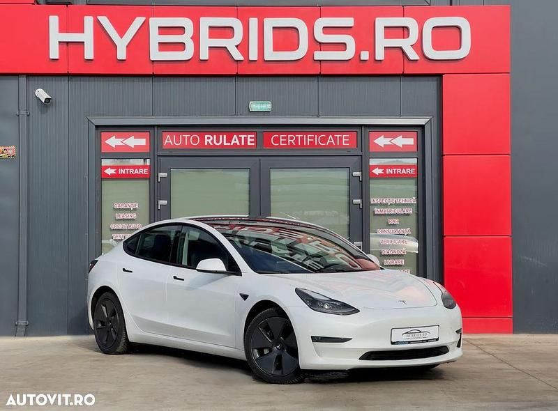 Culoarealb Utilizat 2021 Tesla Model 3 Berlinǎ | 27.500 EUR (Preț OK) - Imagine 1/4