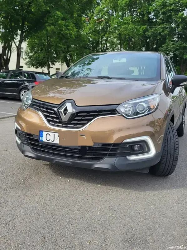 Maro Utilizat 2018 Renault Captur SUV | 9.200 EUR (Preț bun) - Imagine 1/4