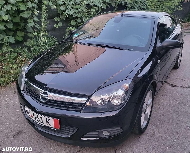 Culoarenegru Utilizat 2007 Opel Astra Cabriolet Cosmo Cabrio | 2.900 EUR - Imagine 1/4