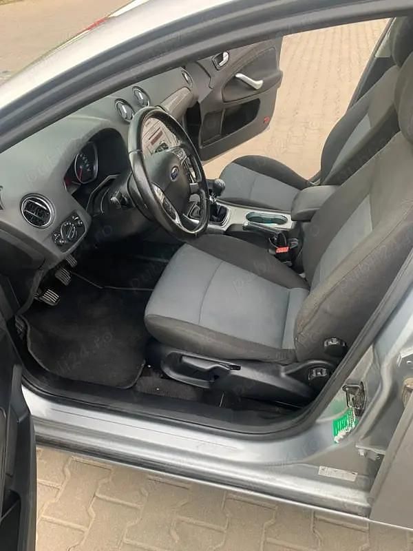 Second-hand Ford Mondeo 125 CP (91 kW) 2008 Gri Berlinǎ