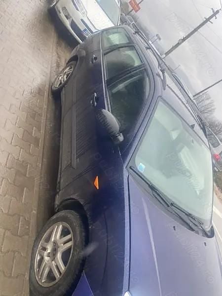 Second-hand 2003 Ford Focus Berlinǎ | 950 EUR (Preț bun) - Imagine 1/3