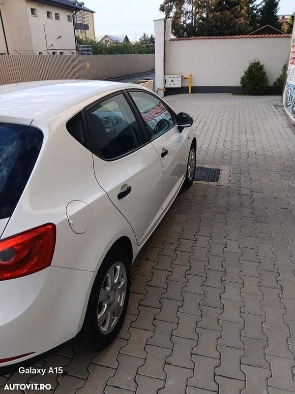 Culoarealb Utilizat 2010 Seat Ibiza Hatchback | 3.700 EUR (Preț OK) - Imagine 1/4