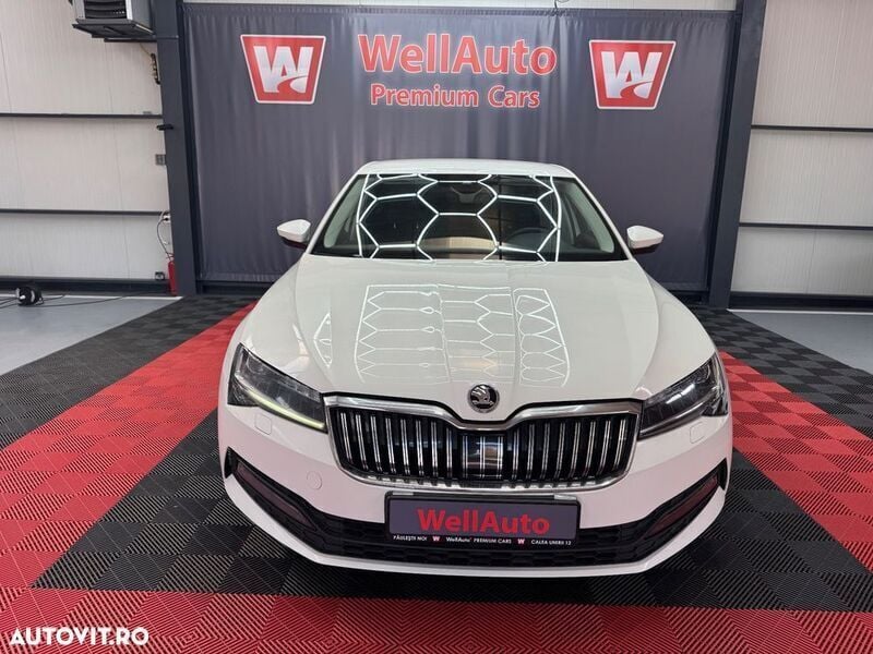 Alb Utilizat 2021 Skoda Superb Berlinǎ | 18.900 EUR (Super Preț) - Imagine 1/4